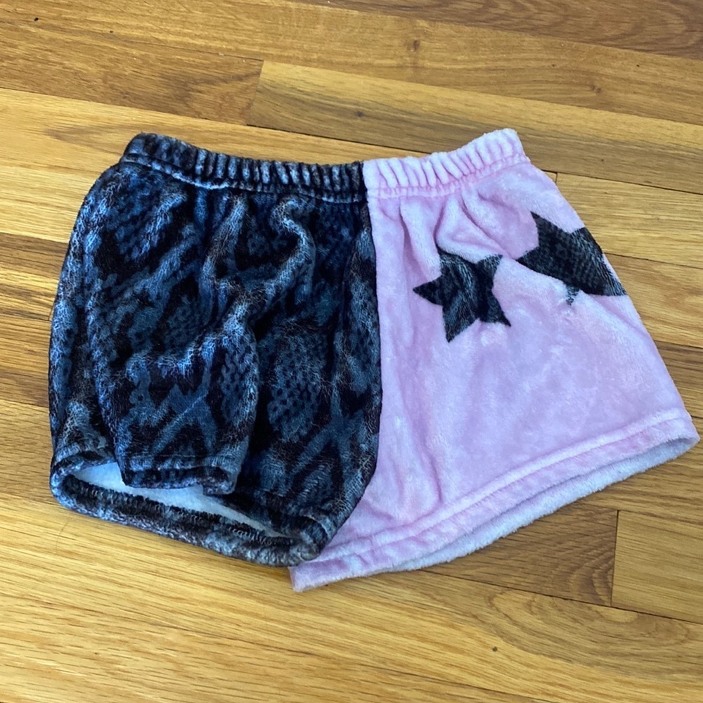 Penelope Wildberry Girl’s Pink and Black Shorts Size 14/16